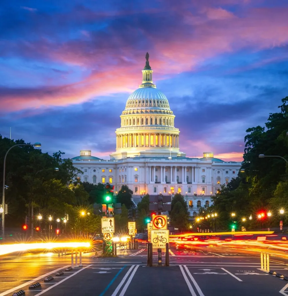 Private Washington DC monuments tour with local guide